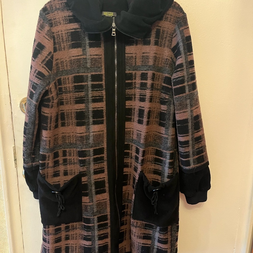 Dolcezza hooded knit coat, size large